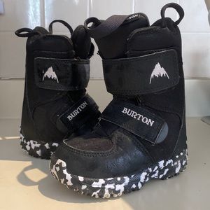 Burton kids snowboard boot